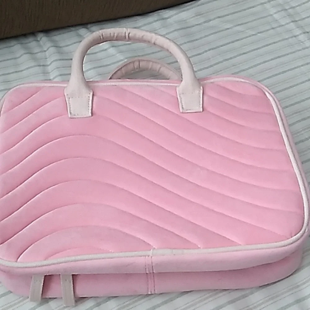 Nwot Benefit pink velour toiletries case